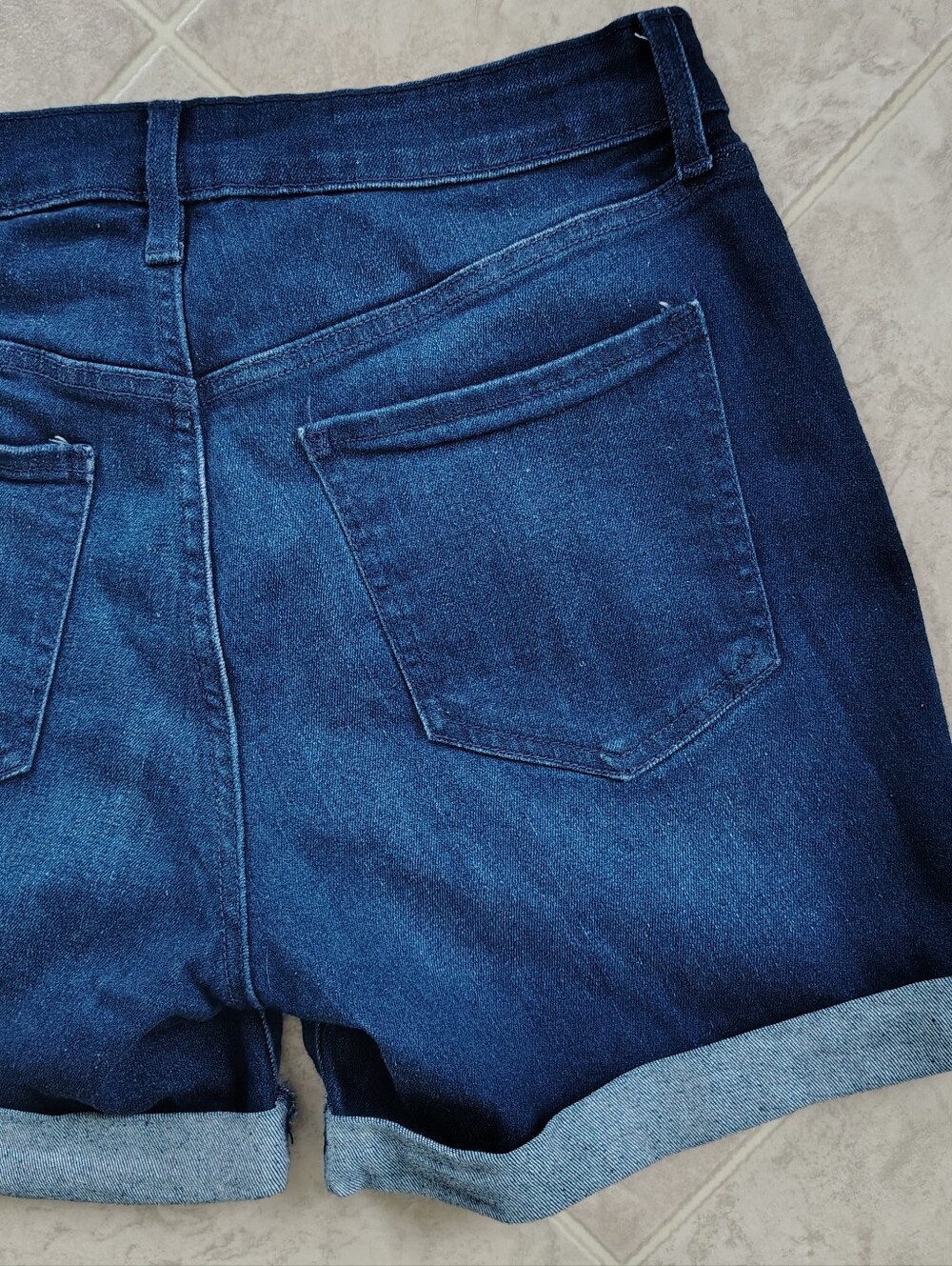 Old Navy Dark Wash Rolled Cuff Denim Wow High Rise Shorts - Picture 9 of 11
